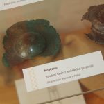 Vladimír Šindelář pokřtil během vernisáže výstavy o Keltech v Milevském muzeu svou knižní novinku