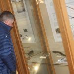 Vladimír Šindelář pokřtil během vernisáže výstavy o Keltech v Milevském muzeu svou knižní novinku