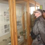 Vladimír Šindelář pokřtil během vernisáže výstavy o Keltech v Milevském muzeu svou knižní novinku