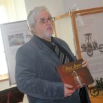 Vladimír Šindelář pokřtil během vernisáže výstavy o Keltech v Milevském muzeu svou knižní novinku