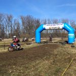 Motory burácely v blátě. Jubilejní pětadvacátý Fichtel day ovládl Karvánky