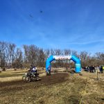 Motory burácely v blátě. Jubilejní pětadvacátý Fichtel day ovládl Karvánky