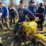 Motory burácely v blátě. Jubilejní pětadvacátý Fichtel day ovládl Karvánky