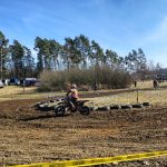 Motory burácely v blátě. Jubilejní pětadvacátý Fichtel day ovládl Karvánky