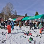 Zadovská 100: Amatérští závodníci uzavřeli sezonu ve velkém stylu. Lyžování na Zadově potrvá do Velikonoc