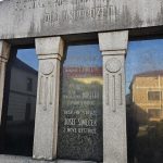 Bystřice diskutuje o podobě pomníku padlých. Co odhalí skrytá strana pamětních desek?