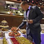 Vimperk tančil do noci. Městský ples ve Zlaté Hvězdě rozproudila barmanská show i divoká salsa