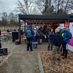 Otužilci skočili do Vltavy, aby pomohli rodinám dětí s postižením. Čekal jsem to horší, řekl jeden z nováčků