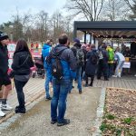 Otužilci skočili do Vltavy, aby pomohli rodinám dětí s postižením. Čekal jsem to horší, řekl jeden z nováčků