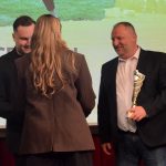 Královnou milevského sportu je olympionička Julie Pejšová. Cenu jí předávala předchůdkyně Pavla Molíková