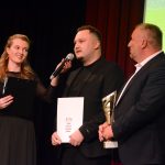 Královnou milevského sportu je olympionička Julie Pejšová. Cenu jí předávala předchůdkyně Pavla Molíková