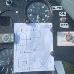 Sedmnáctiletý Jindřich Machotka závodí v letecké akrobacii. Přetížení mu oči nezavírá