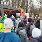 Otužilci skočili do Vltavy, aby pomohli rodinám dětí s postižením. Čekal jsem to horší, řekl jeden z nováčků