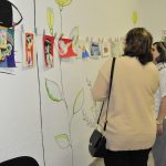 Začínala s voskovkami, dnes vystavuje osmačka Kristyna Hošková originální grafiky