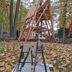 Jelen Na Trubách shlíží do okolí z osmi metrů. Nový symbol lokality slaví úspěch u dětí i dospělých