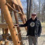 Jelen Na Trubách shlíží do okolí z osmi metrů. Nový symbol lokality slaví úspěch u dětí i dospělých