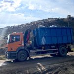 Den na skládce ve Vydlabech: Na pásu se občas objeví sexuální pomůcky, v bioodpadu třeba vysavač