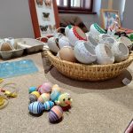 Velikonoční tradice ožívají v Jihočeském muzeu. Návštěvníci můžou sledovat tradiční řemesla a zvyky