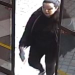 ​Strakoničtí kriminalisté pátrají po ženě, která na poště odesílala důležitou korespondenci