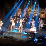 Video: Vyprodaný kulturní dům v Milevsku tleskal symfonickému ABBA World Revivalu vestoje