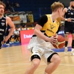 VIDEO: Sršni vstoupili do předkola play off důležitou výhrou