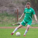 Extraligový hokejista ve fotbalové 7. lize: Uběhat devadesát minut není sranda, přiznává Matěj Toman