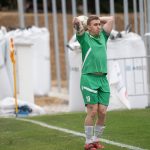 Extraligový hokejista ve fotbalové 7. lize: Uběhat devadesát minut není sranda, přiznává Matěj Toman