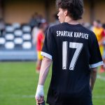 Fotbal: Kaplické béčko rozjelo kanonádu, Chvalšiny vzdorovaly jen do konce poločasu