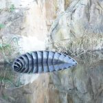 VIDEO: Díly historické vodní elektrárny se vrátily do Písku. Jeřáb je snášel přes střechy domů