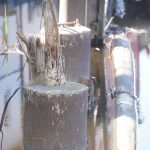 VIDEO: Díly historické vodní elektrárny se vrátily do Písku. Jeřáb je snášel přes střechy domů