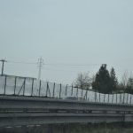 Poslední tečka za kauzou Motocentra vedle dálnice D3 u Tábora. Začala demolice