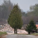 Poslední tečka za kauzou Motocentra vedle dálnice D3 u Tábora. Začala demolice