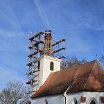 VIDEO: Z věže kostela v Domaníně zmizela báň. Rekonstrukce památky přináší překvapení