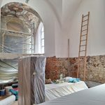 VIDEO: Z věže kostela v Domaníně zmizela báň. Rekonstrukce památky přináší překvapení