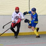 VIDEO: Hokejbalisté plánského Sokola vydřeli povinné vítězství. Pluhův Žďár hrál o body do posledních sekund