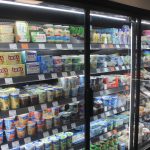 Znovuotevření prodejny v Kučeři si lidé pochvalují. Obsluhuje je oblíbená prodavačka i systém 24/7