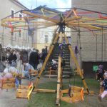 O velikonoční trhy na zámku v Blatné je velký zájem. V restauraci jsou k ochutnání řecké velikonoční pochoutky