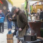 O velikonoční trhy na zámku v Blatné je velký zájem. V restauraci jsou k ochutnání řecké velikonoční pochoutky