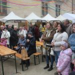 O velikonoční trhy na zámku v Blatné je velký zájem. V restauraci jsou k ochutnání řecké velikonoční pochoutky