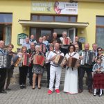 Ve Skalách udržují tradici setkání harmonikářů. Tentokrát jich hrálo dvacet