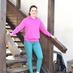 Jarní módní přehlídka v milevské klášterní kavárně nabídla kolekci plnou pastelů a „máslovky“