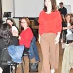 Jarní módní přehlídka v milevské klášterní kavárně nabídla kolekci plnou pastelů a „máslovky“