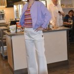 Jarní módní přehlídka v milevské klášterní kavárně nabídla kolekci plnou pastelů a „máslovky“