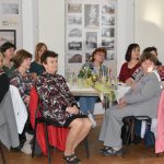 Jarní módní přehlídka v milevské klášterní kavárně nabídla kolekci plnou pastelů a „máslovky“