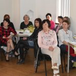 Jarní módní přehlídka v milevské klášterní kavárně nabídla kolekci plnou pastelů a „máslovky“