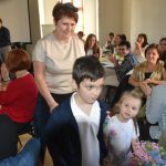 Jarní módní přehlídka v milevské klášterní kavárně nabídla kolekci plnou pastelů a „máslovky“