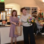 Jarní módní přehlídka v milevské klášterní kavárně nabídla kolekci plnou pastelů a „máslovky“