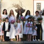 Jarní módní přehlídka v milevské klášterní kavárně nabídla kolekci plnou pastelů a „máslovky“