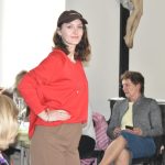 Jarní módní přehlídka v milevské klášterní kavárně nabídla kolekci plnou pastelů a „máslovky“