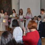 Jarní módní přehlídka v milevské klášterní kavárně nabídla kolekci plnou pastelů a „máslovky“